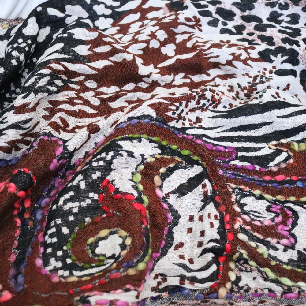 Multicolor Abstract Infinity Scarf - Picture 4 of 4